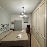 アパート Veterani House 33 チェファル
