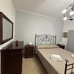 Veterani House 33 *