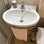 Veterani House 33 チェファル
