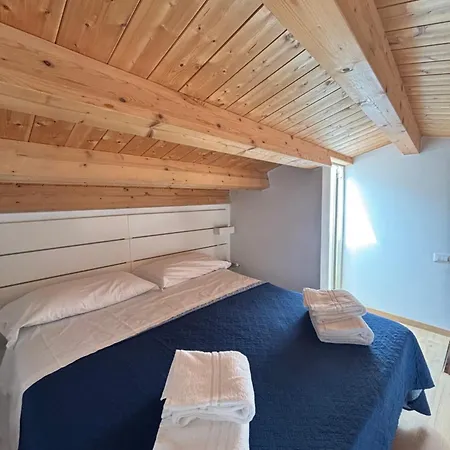 Veterani House 33 체팔루